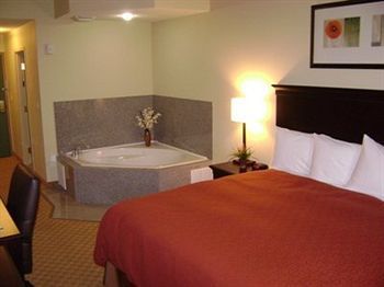 Country & By Radisson, Airport, Ia Hotel