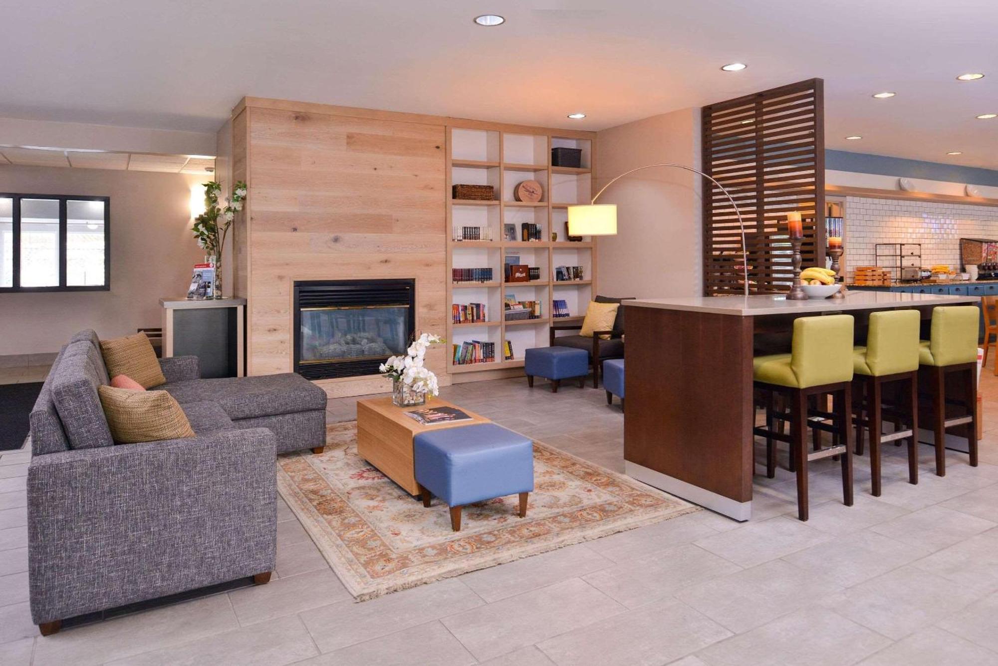 Hotel Country & By Radisson, Airport, Ia Omaha
