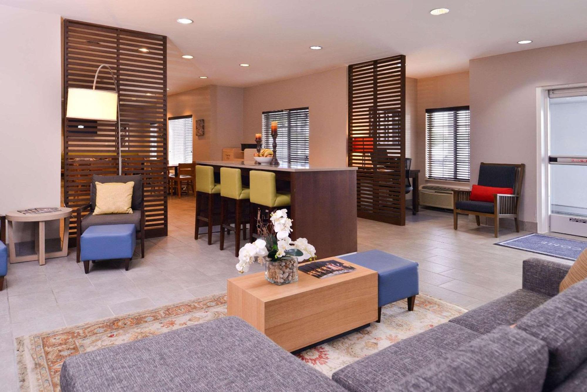 Hotel Country & By Radisson, Airport, Ia